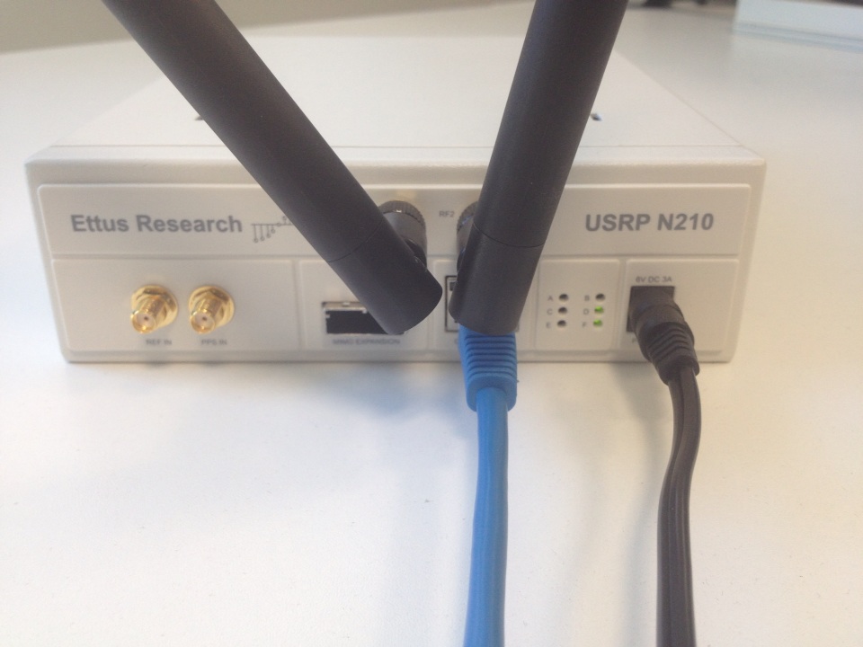 USRP_n210_hardware