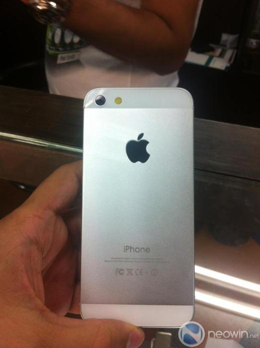 iphone_5_back_steel