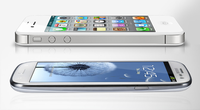 Samsung_Galaxy_S_III_iPhone_4S