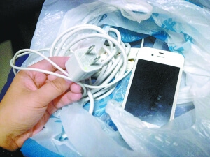 Knockoff iPhone 4 Charger Lands a 30-Year Old Chinese Man in Coma
