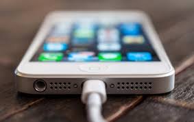 iPhone 5 Electrocuted a 23 Years Old Chinese Woman in China